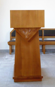 Ambona z symbolem Ducha Świętego