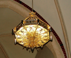 Duży żyrandol mosiężny 